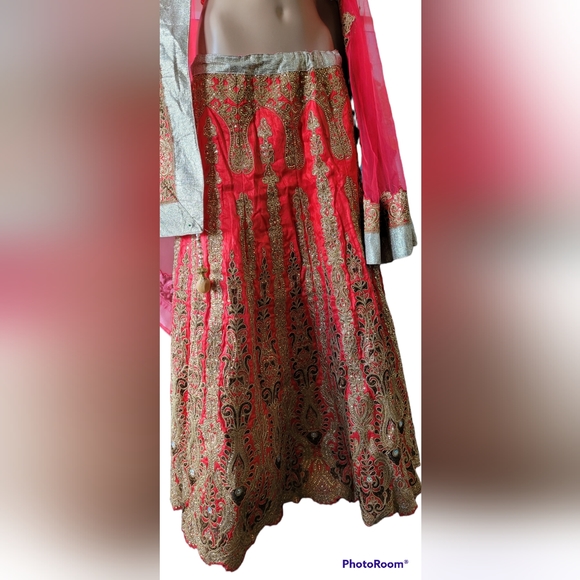 Indian dress - Picture 2 of 8